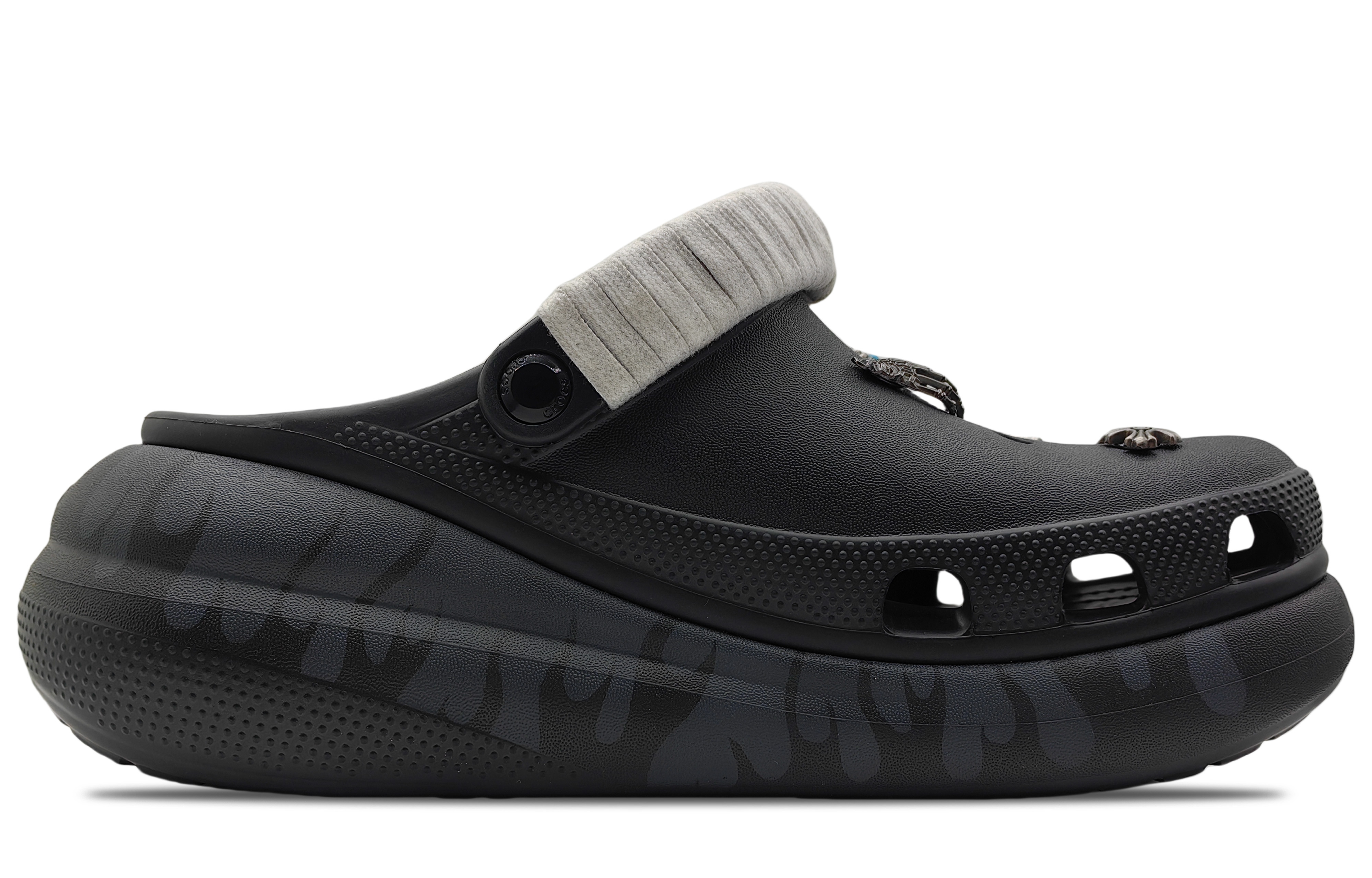 Crocs Classic Crush Clogs Unisex Black купить в интернет-магазине Yoocart с быстрой доставкой по России.