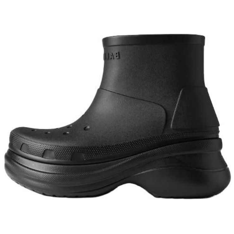 Balenciaga X Crocs Logo Embossed Ankle Boots Women's купить в интернет-магазине Yoocart с быстрой доставкой по России.