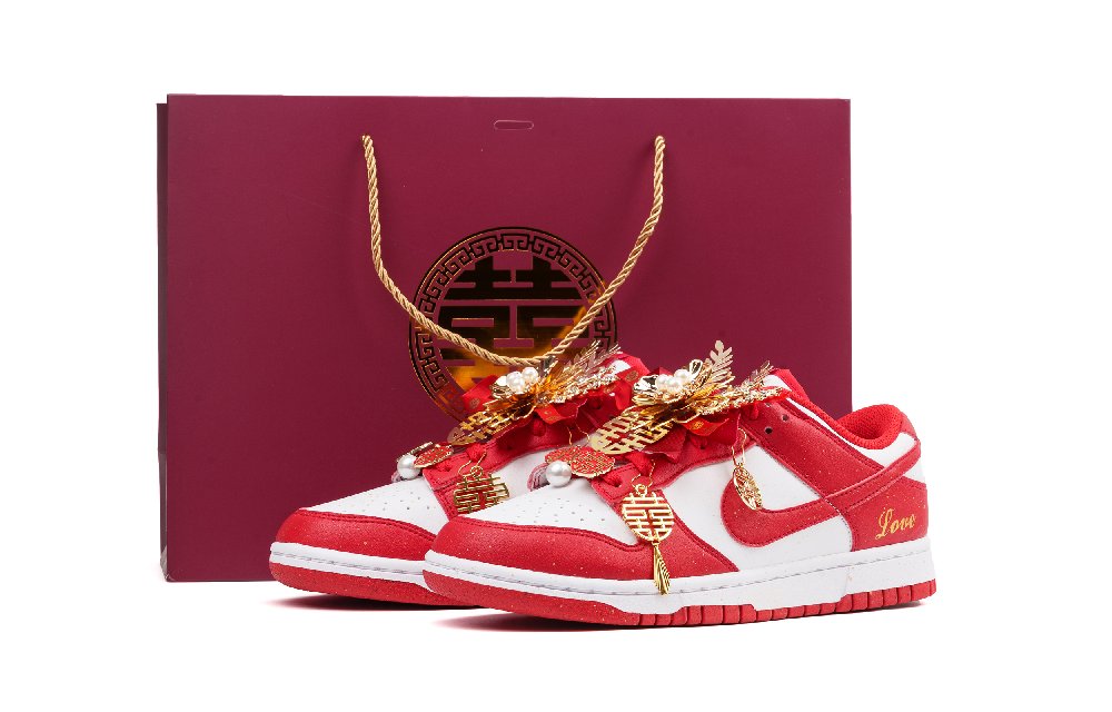 Nike Dunk Cushioning, Wear Resistant Low Top Skateboard Shoes Women's Red