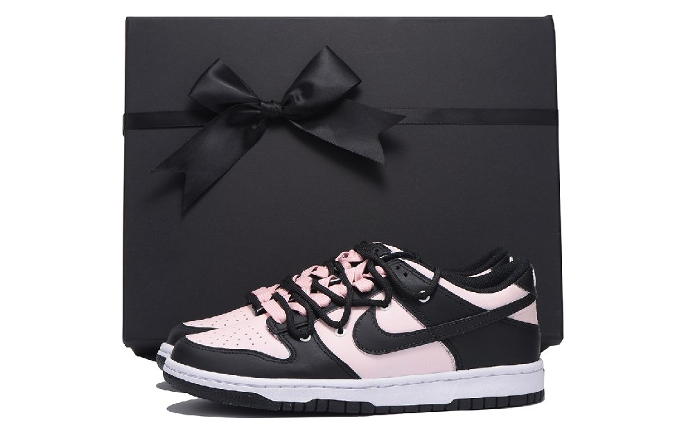 Nike Dunk Anti-Slip Wear-Resistant Low-Top Skateboard Shoes Women's Black Pink