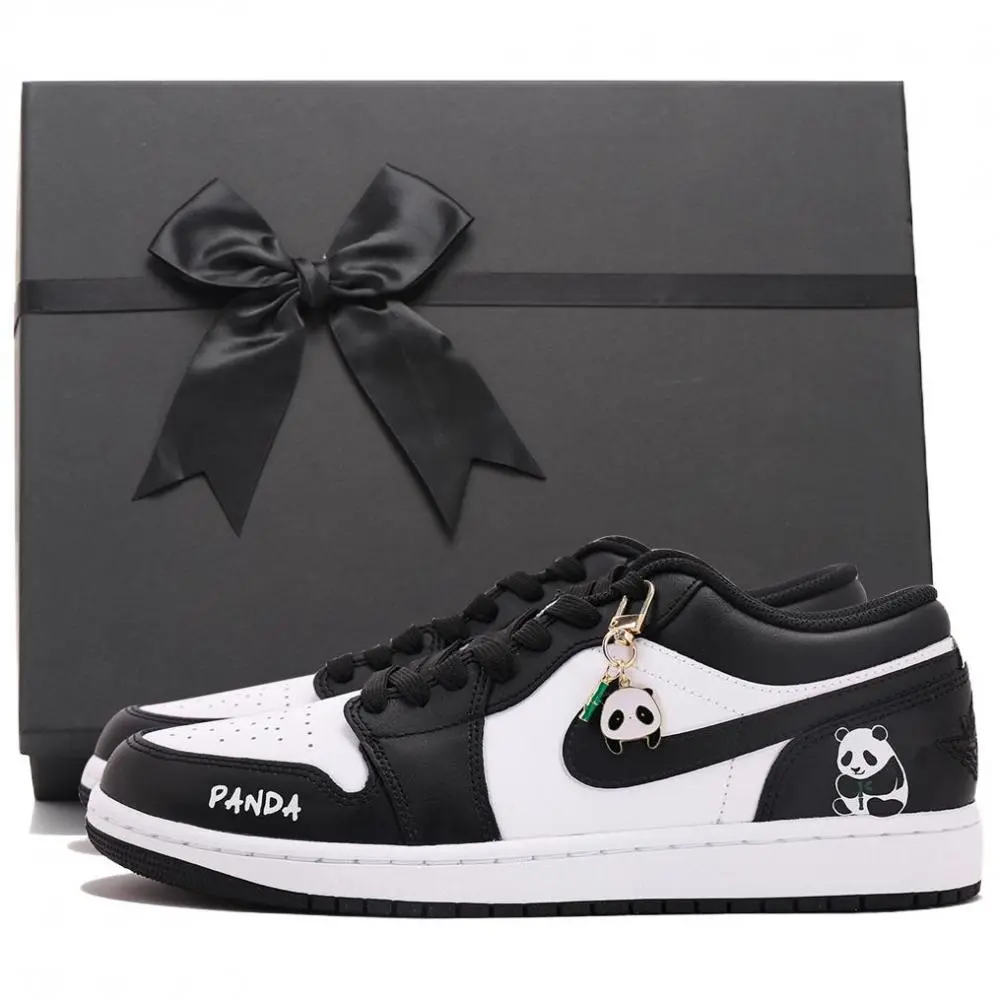 Jordan Air Jordan 1 Abrasion Resistant Coverage Low top Vintage Basketball Shoes Unisex Black White