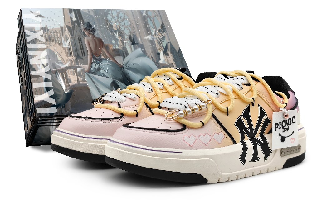 MLB Chunky Liner Abrasion Resistant Height Increasing Low Top Skateboard Shoes Unisex Yellow Pink
