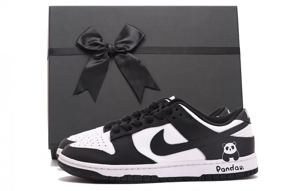 Nike Dunk Coverage Abrasion Resistant Low top Skateboard Shoes Unisex Black White