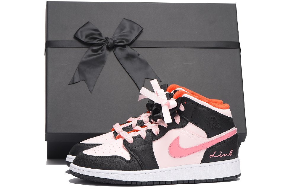 Jordan Air Jordan 1 Mid-Top Vintage Basketball Shoes Women's Black Pink