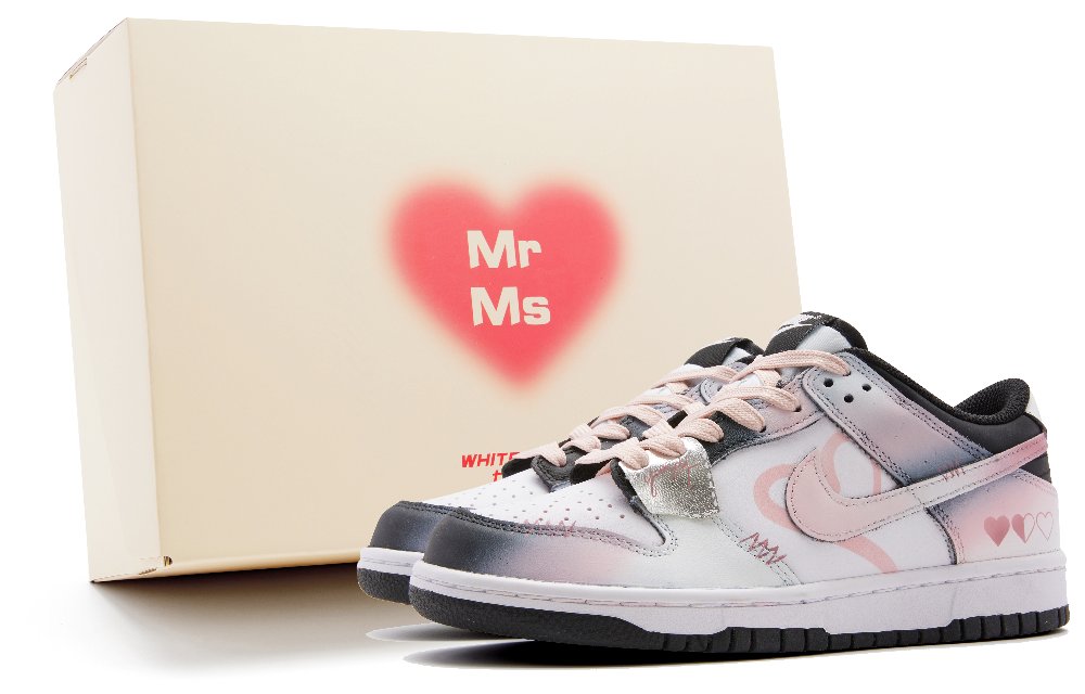 Nike Dunk Low Anti-Slip Wear-Resistant Low-Top Skateboard Shoes GS Black White Pink