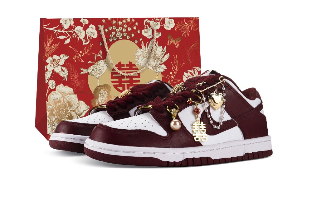 Nike Dunk Wear resistant And Lightweight Low Top Skateboard Shoes Unisex Burgundy