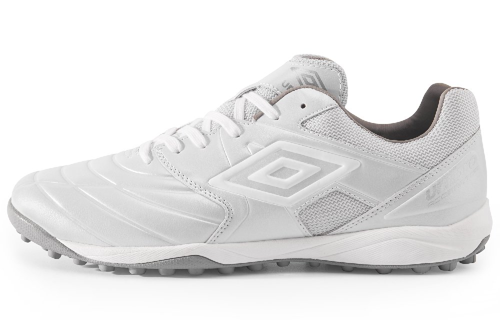 Umbro ACCERATORTR WIDE TF Soccer Shoes New Arrival Control Type Frisbee Cleats Training Shoes Men's