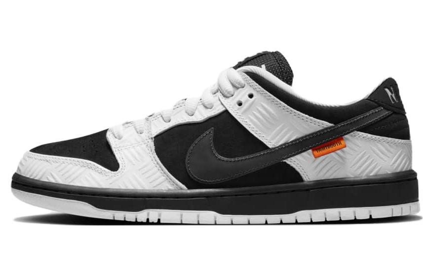 Nike Sb Dunk Low Tightbooth