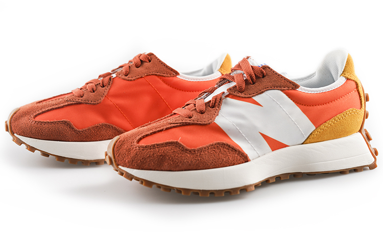 New Balance 327 Orange купить в интернет-магазине Yoocart с быстрой доставкой по России.
