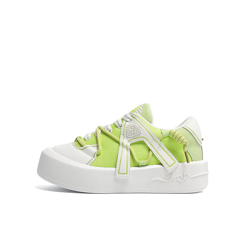 Acupuncture Low-Top Skateboard Shoes Unisex Box