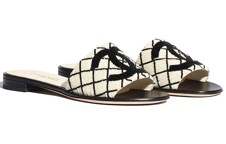 CHANEL Slide Slippers Women's Black White купить в интернет-магазине Yoocart с быстрой доставкой по России.