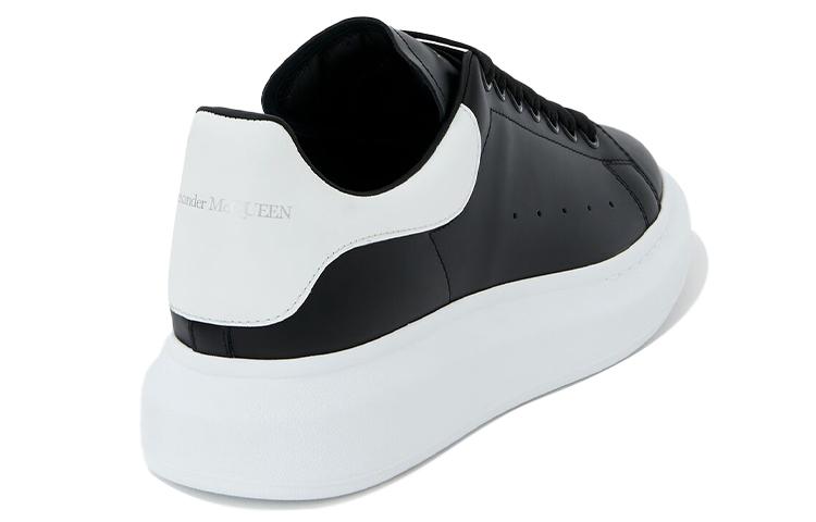 Alexander McQueen Oversized Sneaker 'Black White' купить в интернет-магазине Yoocart с быстрой доставкой по России.