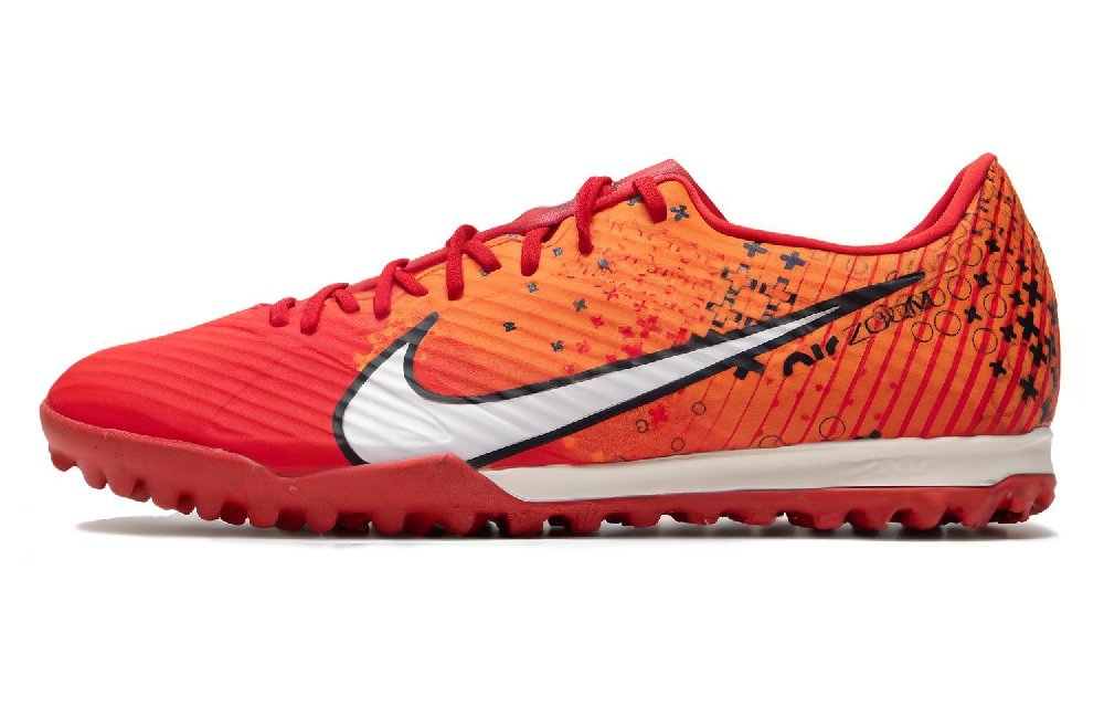 NIKE Футбольные бутсы Низкие Светло-красные Мужские