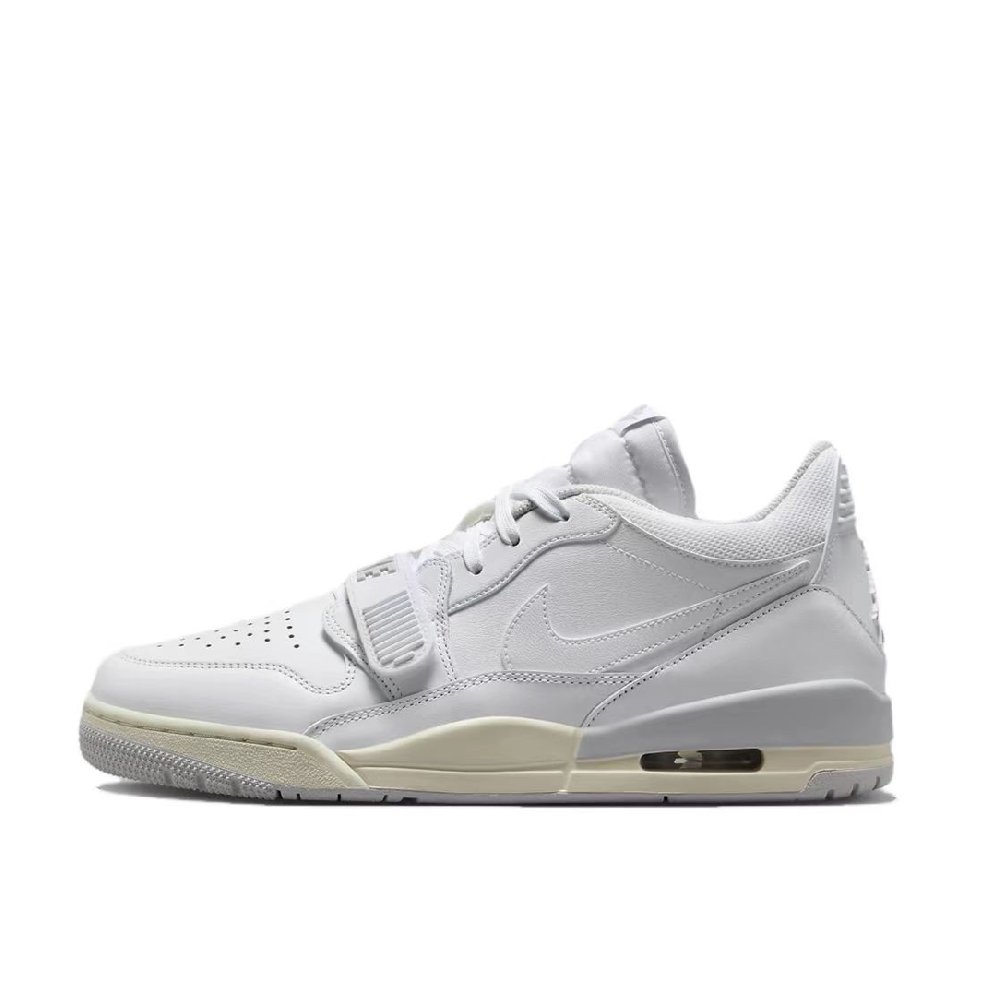 Jordan Legacy 312 Slip-Resistant Coverage Low-Top Vintage Basketball Shoes Men's Black White