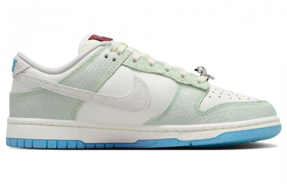 Nike Dunk Low Lx Year Of The Dragon 2024 Women's купить в интернет-магазине Yoocart с быстрой доставкой по России.