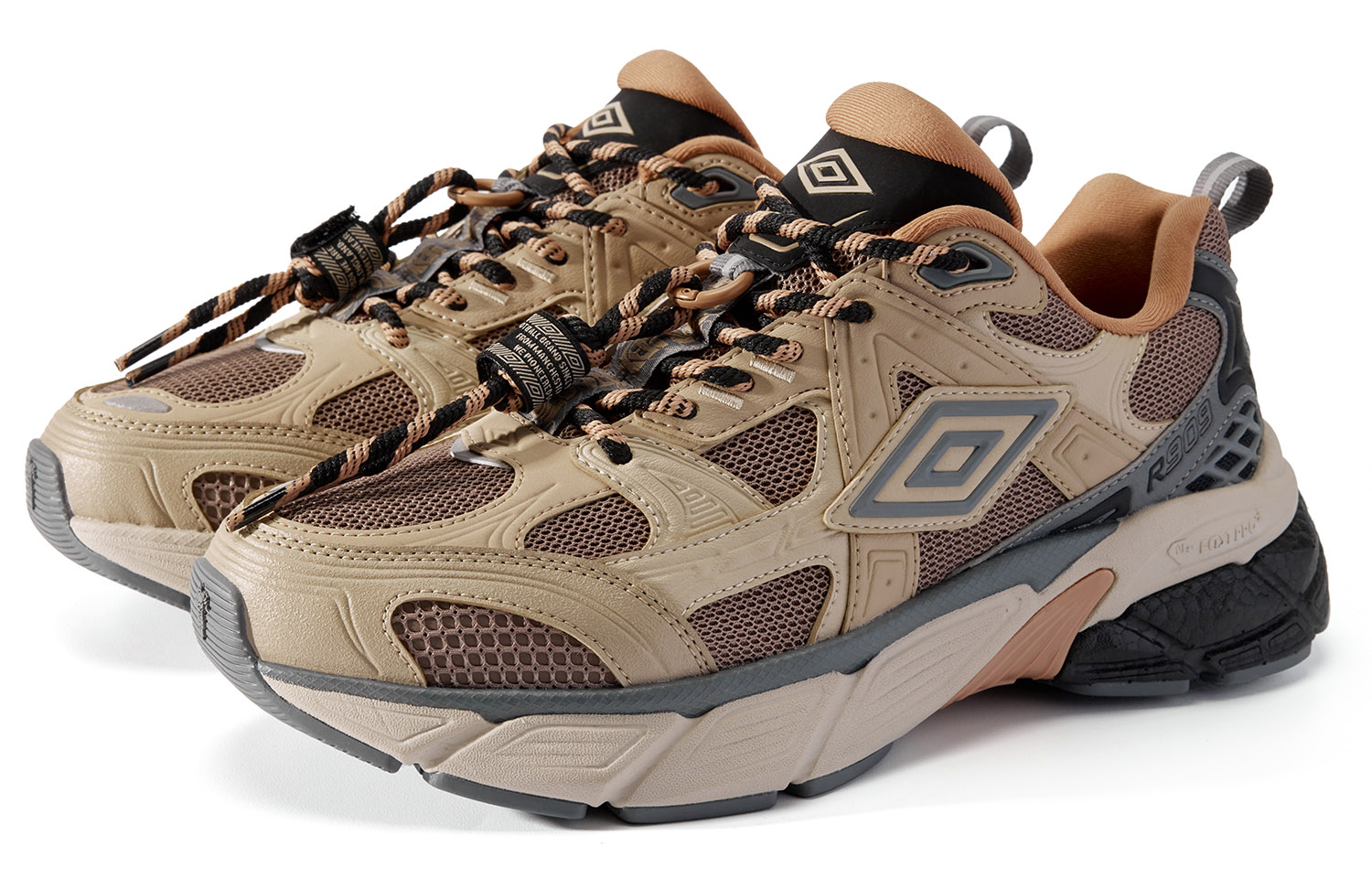 Umbro Millennium Shoes R909 Vintage Tech Shoes Platform Comfortable Cushioning Low-Top Sports Casual Shoes Unisex купить в интернет-магазине Yoocart с быстрой доставкой по России.