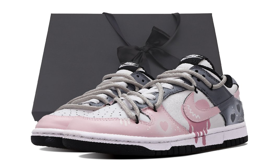 Nike Dunk Skateboard Shoes Women's Low-Top Pink