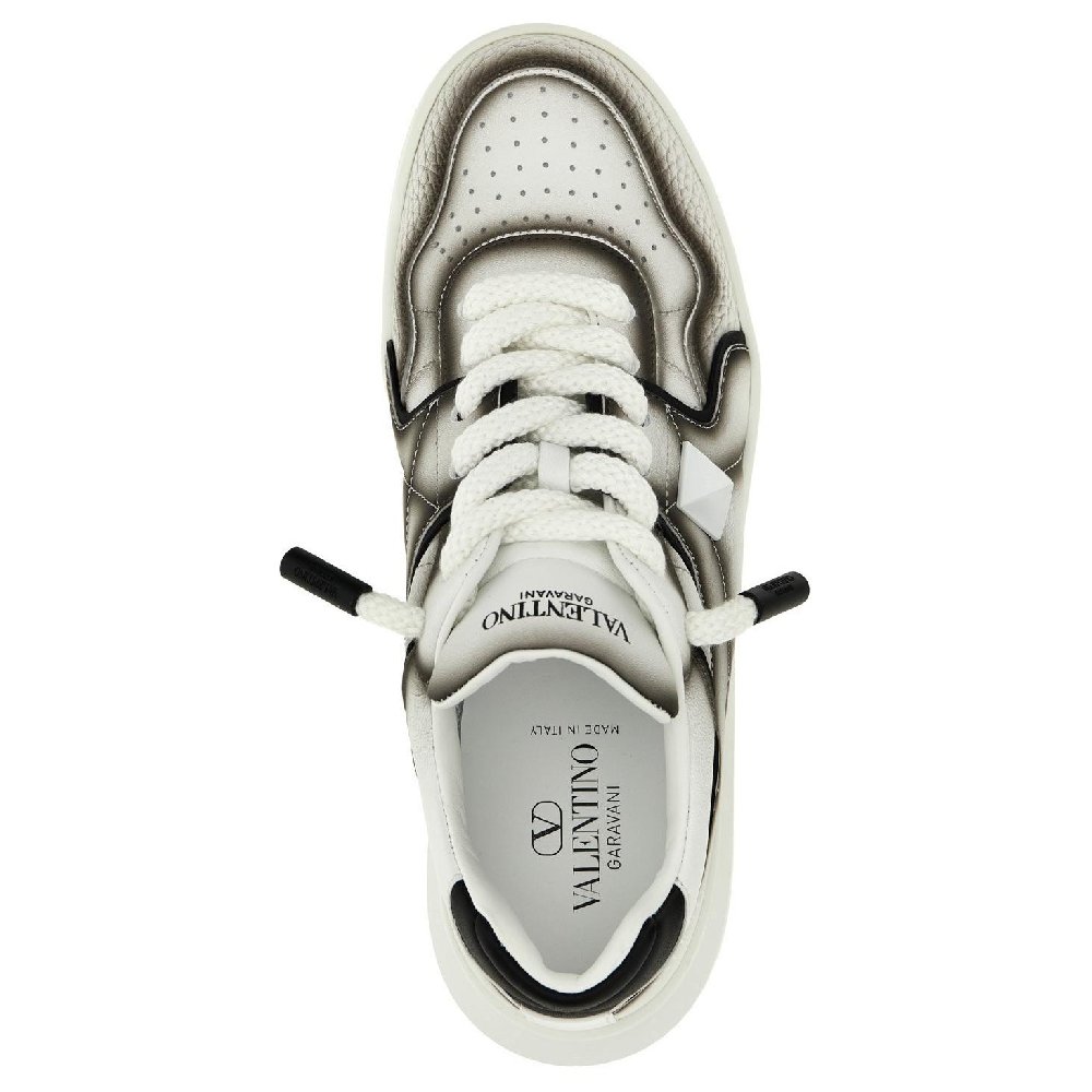 Valentino ONE STUD XL GARAVANI Low Top Skateboard Shoes Men's White