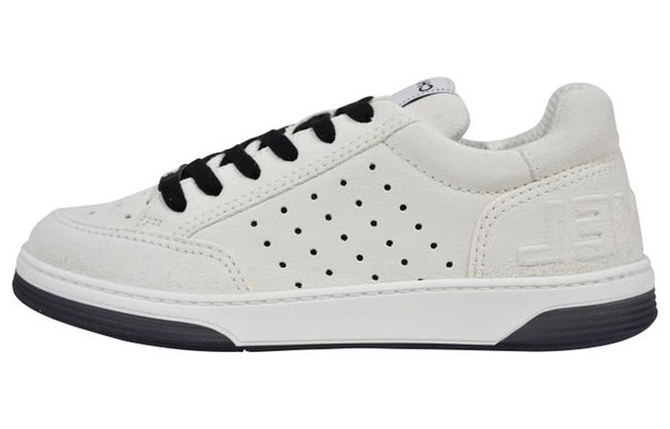 CHANEL Low Top Stylish Skateboarding Shoes Women's White