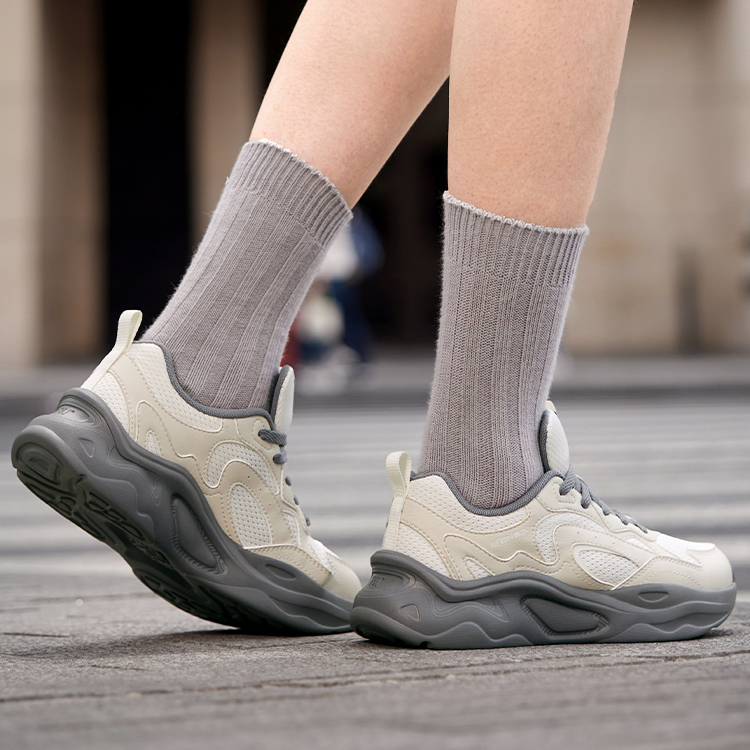 361° Sports Life Collection Casual Shoes Women's Low top Feather White, Graphite Gray купить в интернет-магазине Yoocart с быстрой доставкой по России.