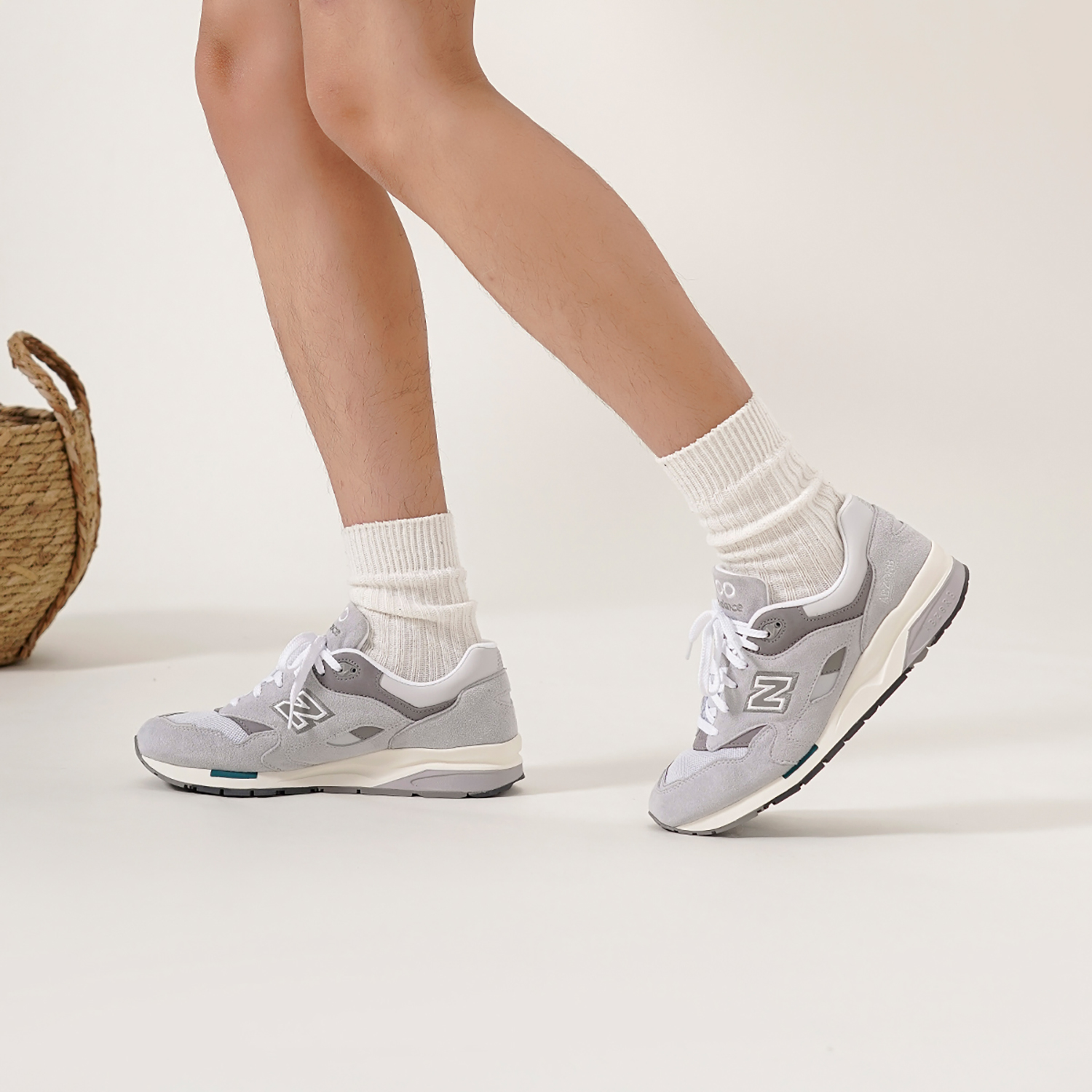 New Balance CM1600 'Elite Edition' купить в интернет-магазине Yoocart с быстрой доставкой по России.