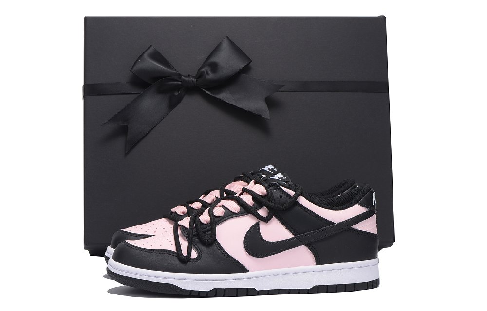 Nike Dunk Anti-Slip Wear-Resistant Low-Top Skateboard Shoes Women's Black Pink