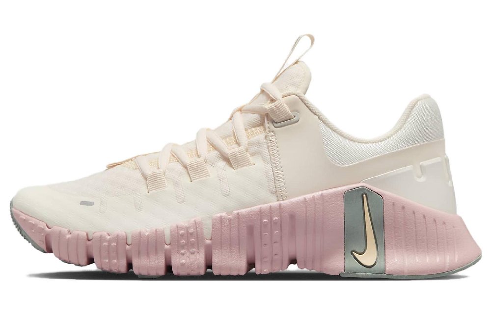 NIKE Кроссовки для тренировок Low Top Бежево-розовый Женские