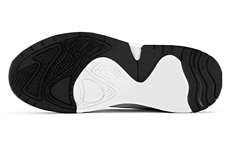361° Warm Anti-Slip And Wear-Resistant Mid-Top Skateboard Shoes Women's Black White