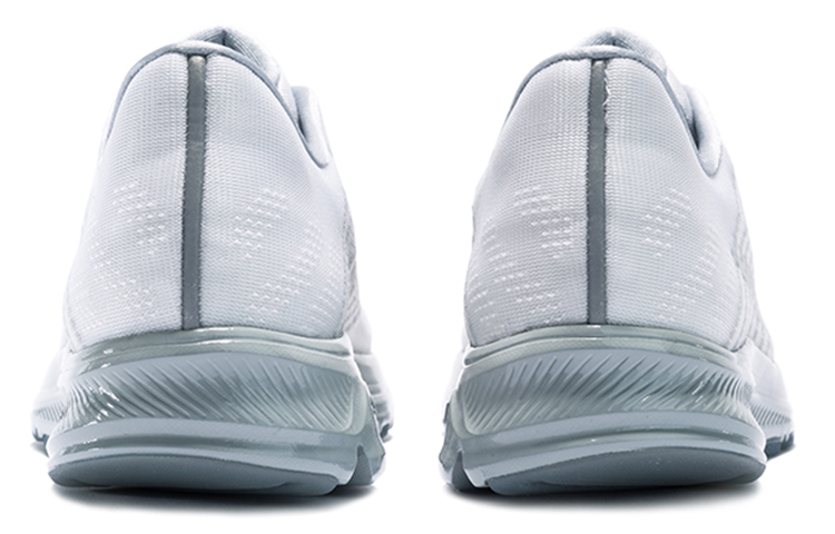 saucony Women's Ride 13 'Snow Globe' купить в интернет-магазине Yoocart с быстрой доставкой по России.