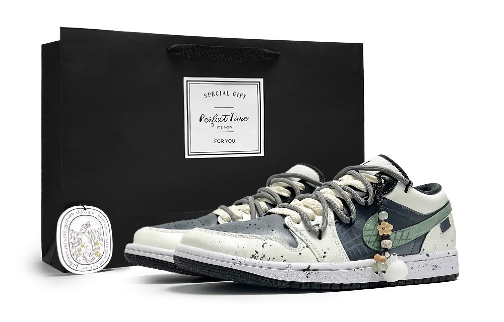 Jordan Air Jordan 1 Anti Slip Wear Resistant Low Top Vintage Basketball Shoes Men's Beige Black Green