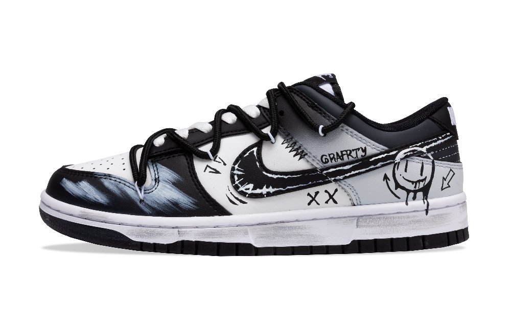 Nike Dunk Abrasion-Resistant Slip-Resistant Low-Top Skateboard Shoes Unisex Black White