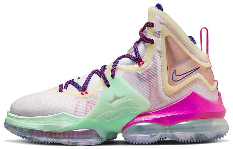 Nike LeBron 19 'Valentine's Day'