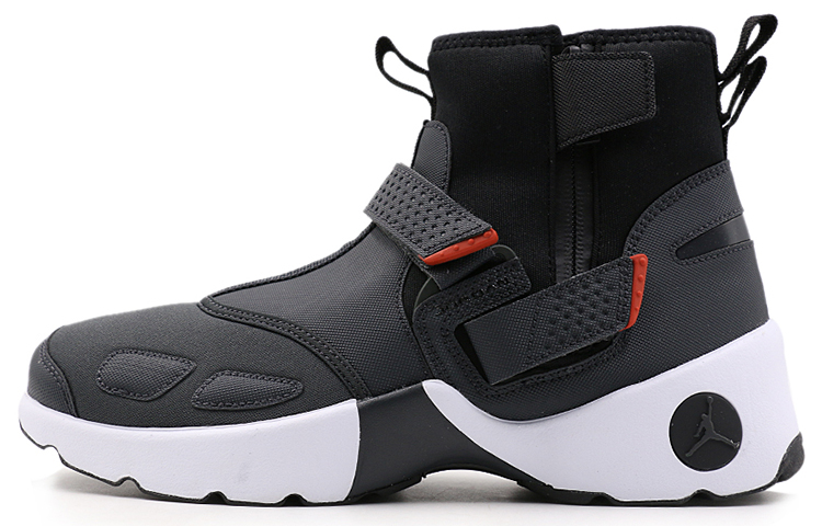 Jordan Trunner High Triple Black