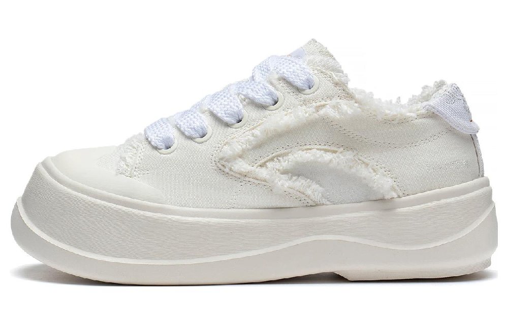 Disney x LiNing Honey Platform Slip Resistant Abrasion Resistant Low top Sports Casual Shoes Women's Ecru