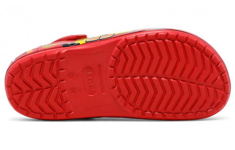 Crocs Cars X Classic Clog 'Lightning McQueen' купить в интернет-магазине Yoocart с быстрой доставкой по России.