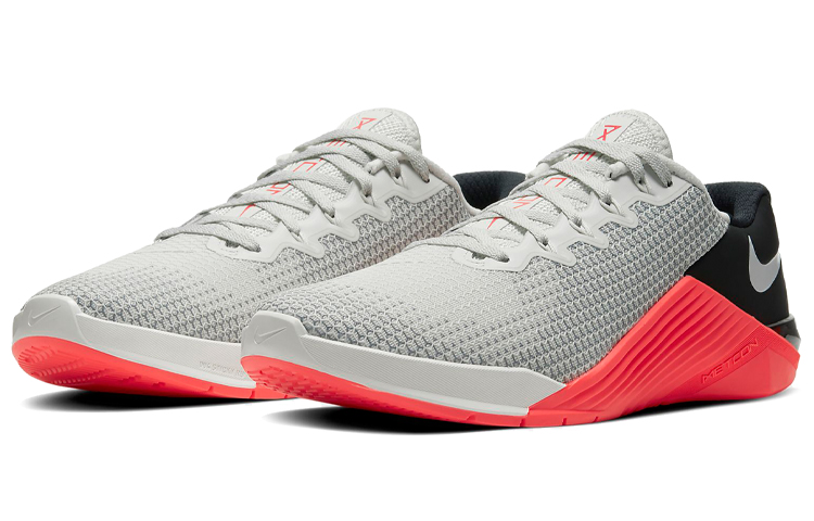 Nike Metcon 5 'Spruce Aura Laser Crimson' купить в интернет-магазине Yoocart с быстрой доставкой по России.