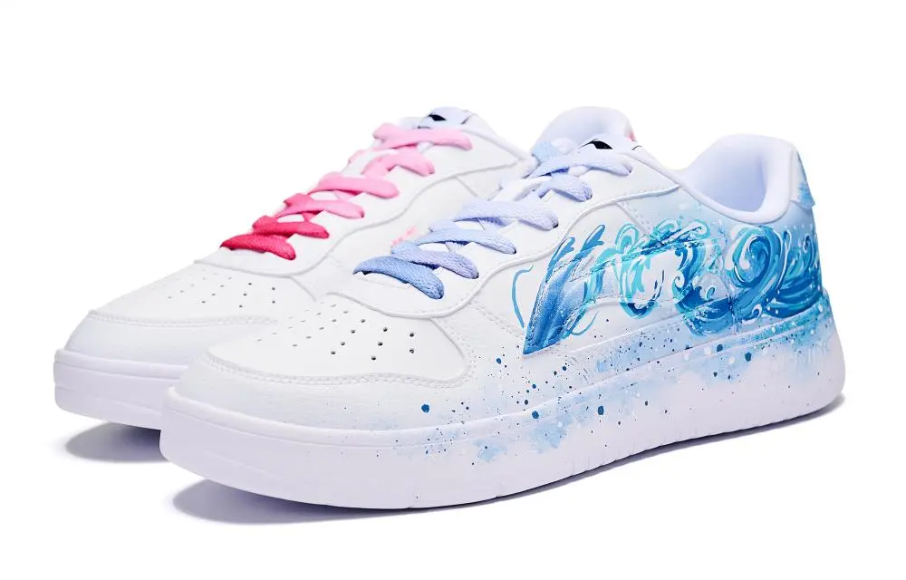 LiNing Pontoon Boats Abrasion Resistant Coverage Low top Skateboard Shoes Women's Blue Red Mismatched