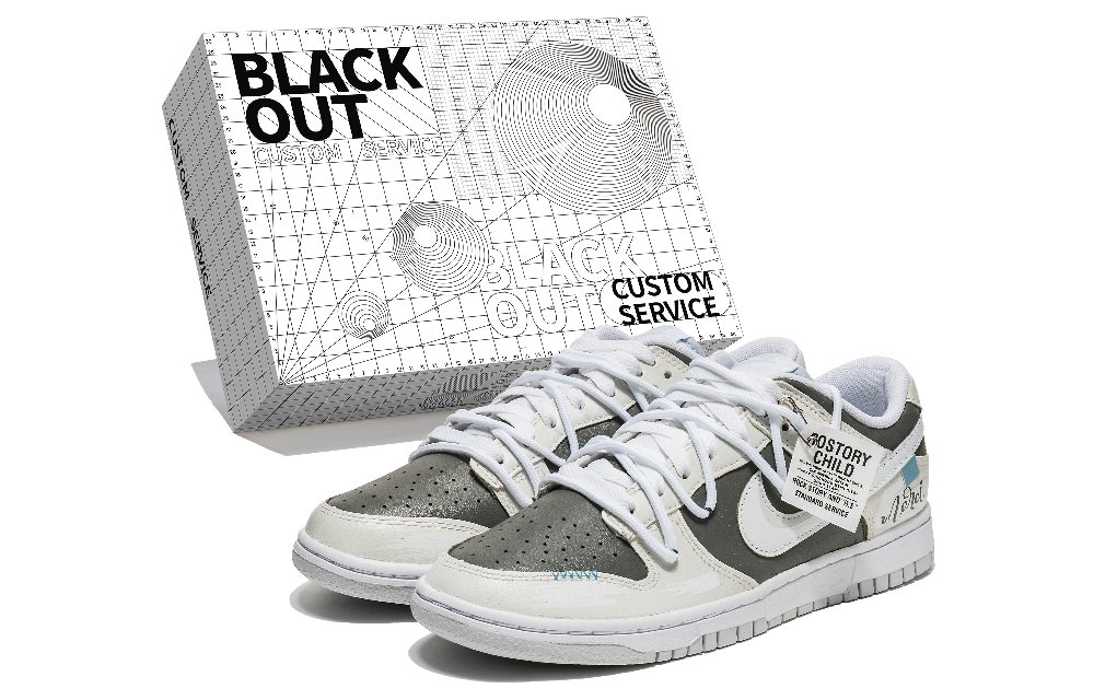 Nike Dunk Low-Top Skateboard Shoes Men's Gray White