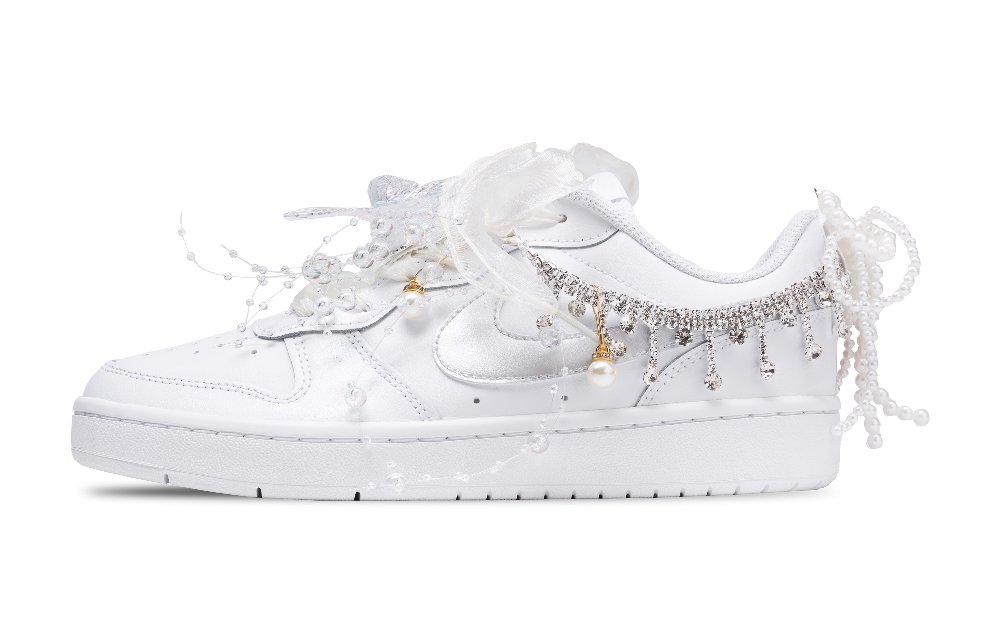 Nike Court Borough GS Star Moon Promise, Solar Power Low Top Skateboard Shoes Women's White Silver