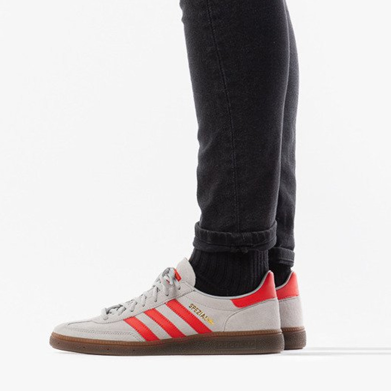 Adidas Handball Spezial 'Grey Hi Res Red' купить в интернет-магазине Yoocart с быстрой доставкой по России.