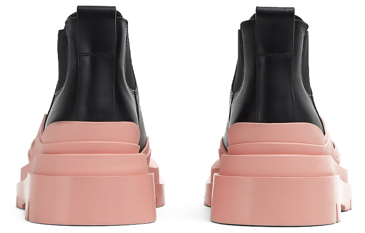 Bottega Veneta Tire Ankle Chelsea Boot Black Pink Women's купить в интернет-магазине Yoocart с быстрой доставкой по России.