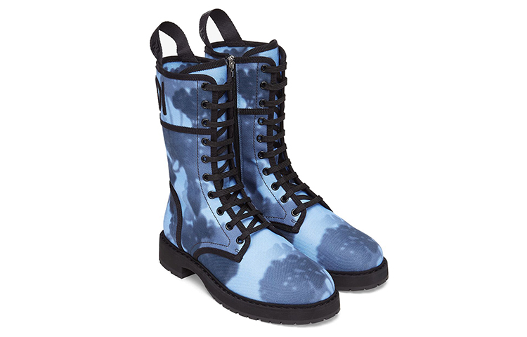FENDI Signature Crew Martin Boot Women's Light Blue купить в интернет-магазине Yoocart с быстрой доставкой по России.