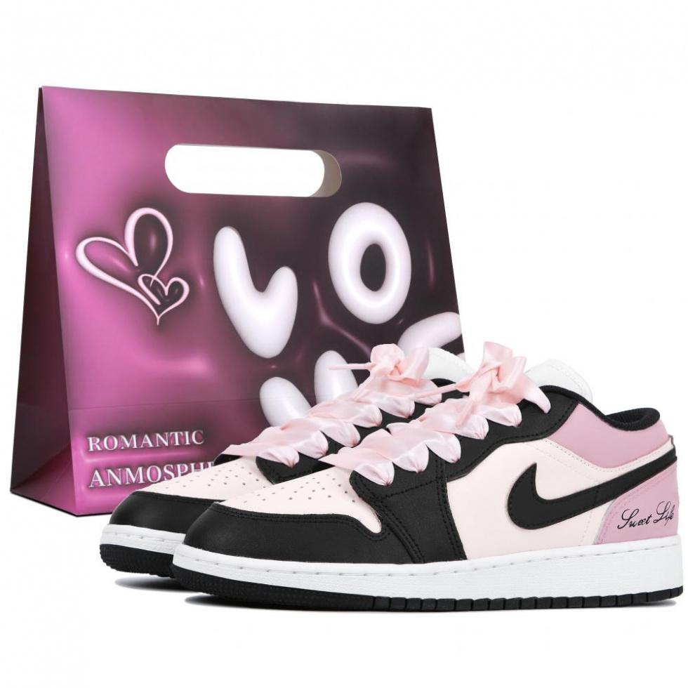 Jordan Air Jordan 1 Vintage Basketball Shoes Women's Low Top Black/Pink