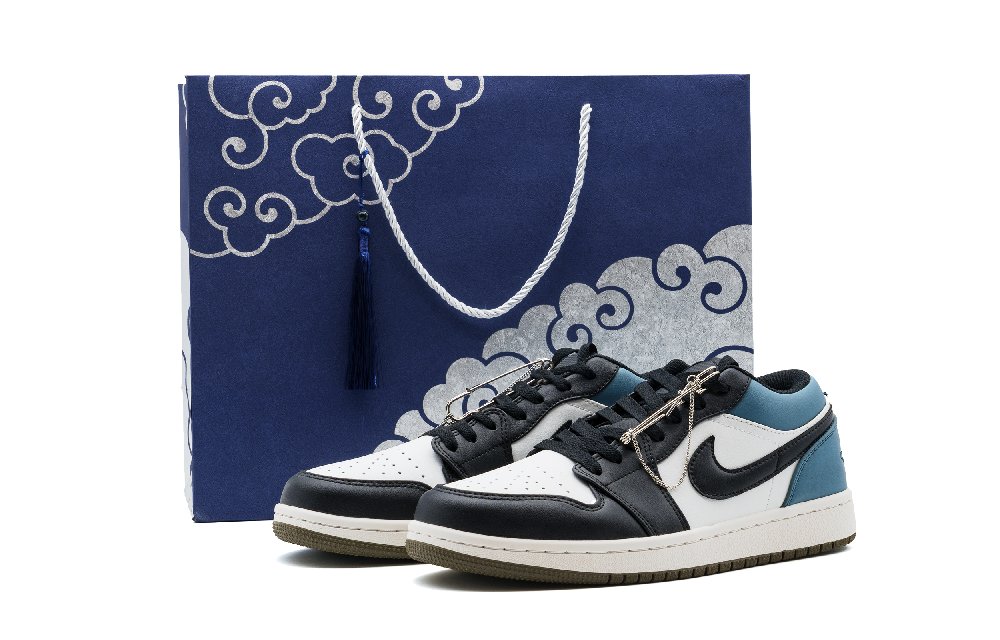 Jordan Air Jordan 1 Cushioning, Wear Resistant Low Top Vintage Basketball Shoes Unisex White Blue Black