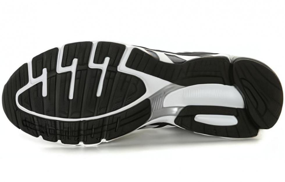 Adidas Equipment 10 'Black White' купить в интернет-магазине Yoocart с быстрой доставкой по России.