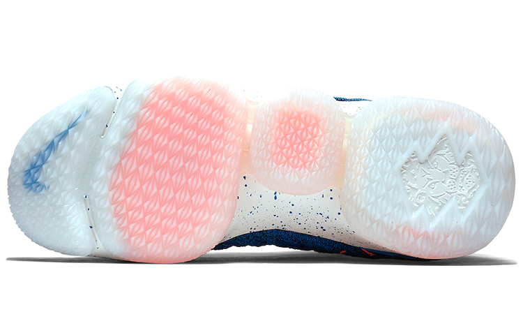 Nike LeBron 15 Hardwood Classics купить в интернет-магазине Yoocart с быстрой доставкой по России.