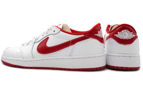 JORDAN 1 Retro Low 'White Varsity Red' Gs купить в интернет-магазине Yoocart с быстрой доставкой по России.