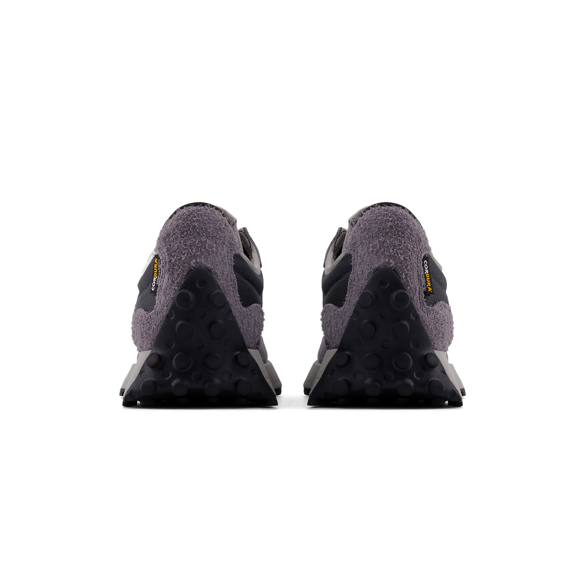New Balance 327 Cordura Dark Grey купить в интернет-магазине Yoocart с быстрой доставкой по России.
