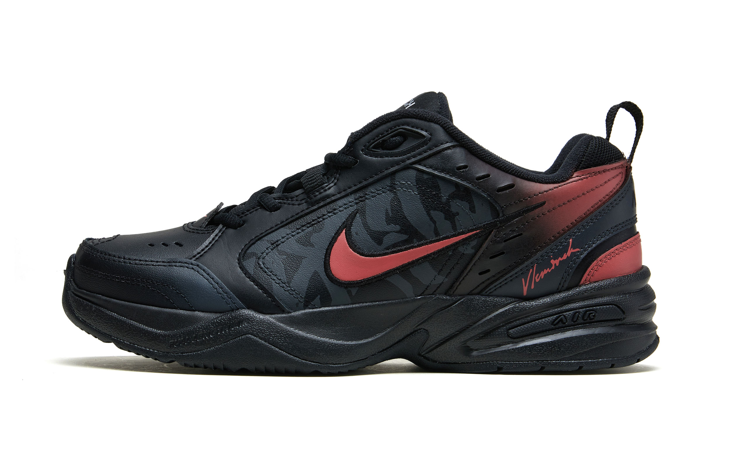 Nike Air Monarch 4 Retro Classics Low-Top Chunky Sneakers Unisex Black Red