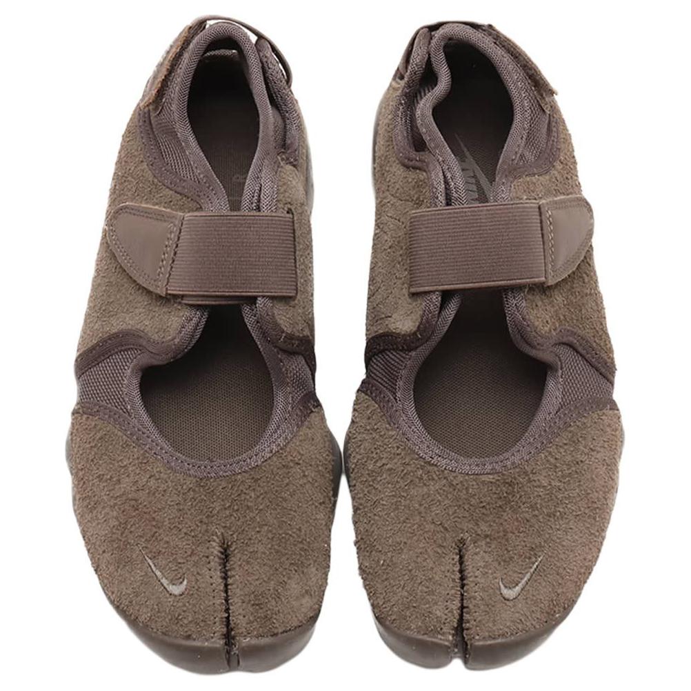 Nike Air Rift Ironstone Cave Stone Women's купить в интернет-магазине Yoocart с быстрой доставкой по России.
